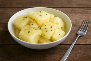 deliciosa yuca con mojo cubano de ajo y cítricos aromáticos
