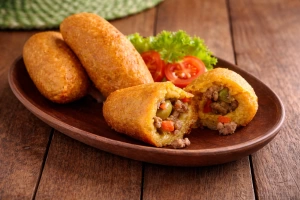 Deliciosas alcapurrias de carne molida listas para disfrutar